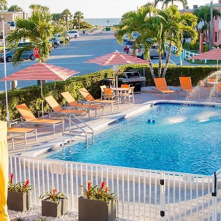 St. Pete Beach Suites Exterior photo