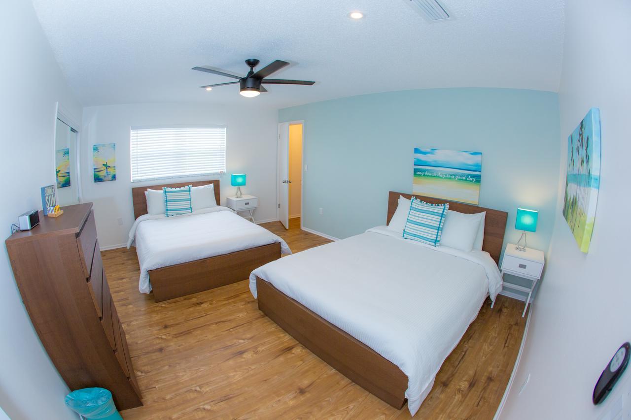St. Pete Beach Suites Exterior photo
