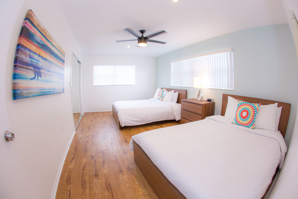 St. Pete Beach Suites Exterior photo